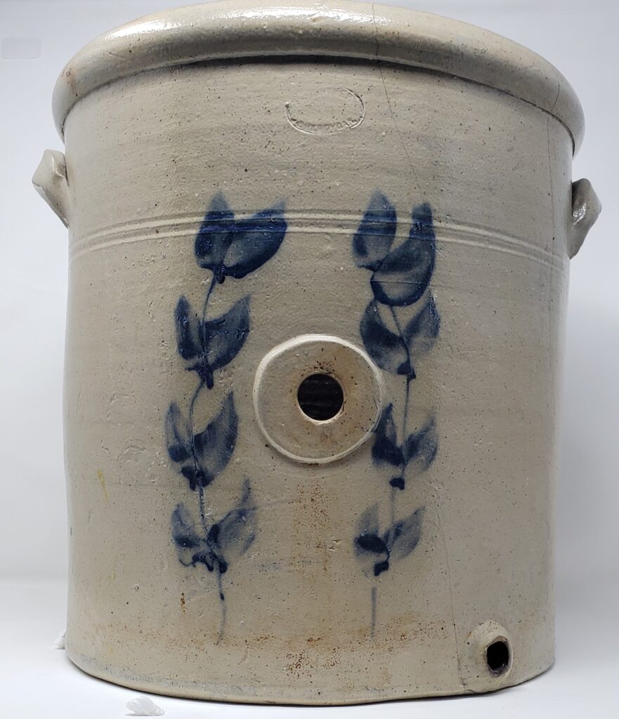 Gunther crock with spindle and drain holes